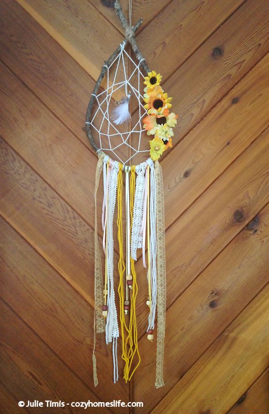 DIY Bohemian dreamcatcher