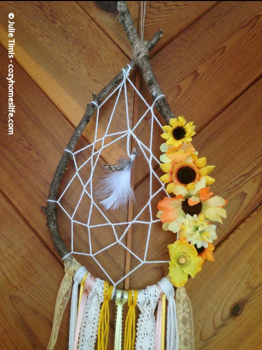DIY dreamcatcher closeup
