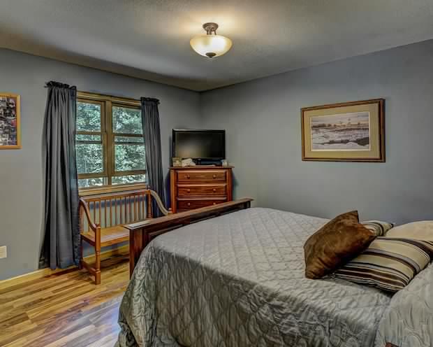 Country cabin bedroom