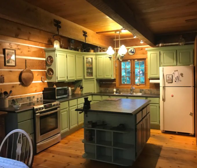 Cozy log cabin