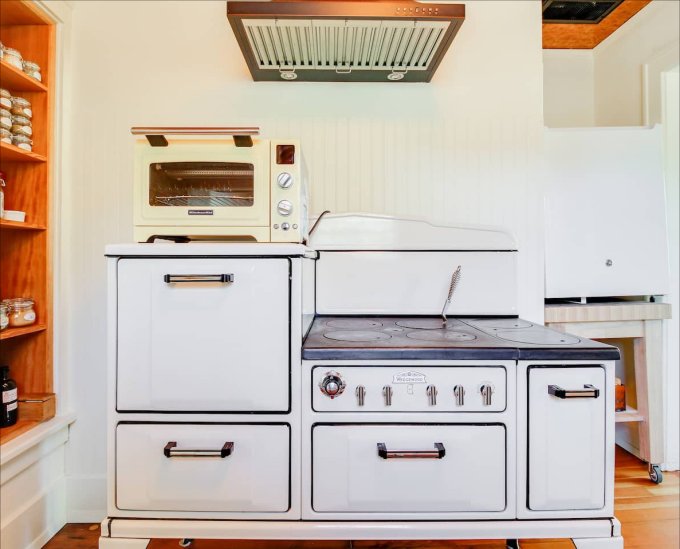 Cottage with 1920s stove