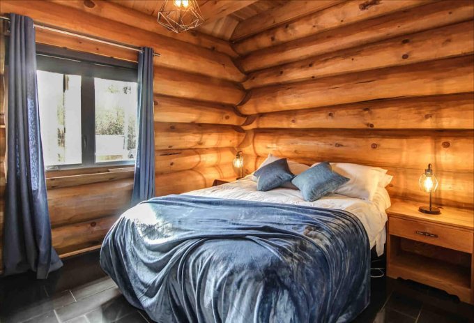 Log cabin