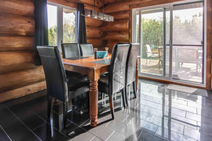 Log cabin
