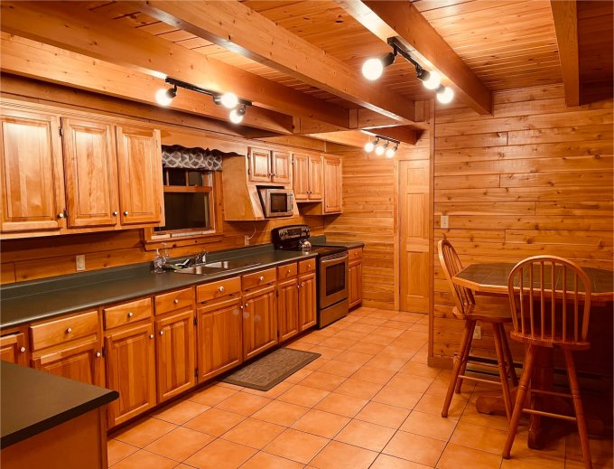 Log cabin